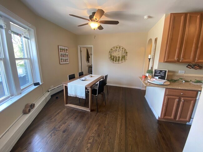 Foto del edificio - 3811 N Western Ave