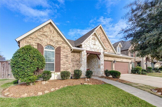 Building Photo - 2403 Juniper Bnd