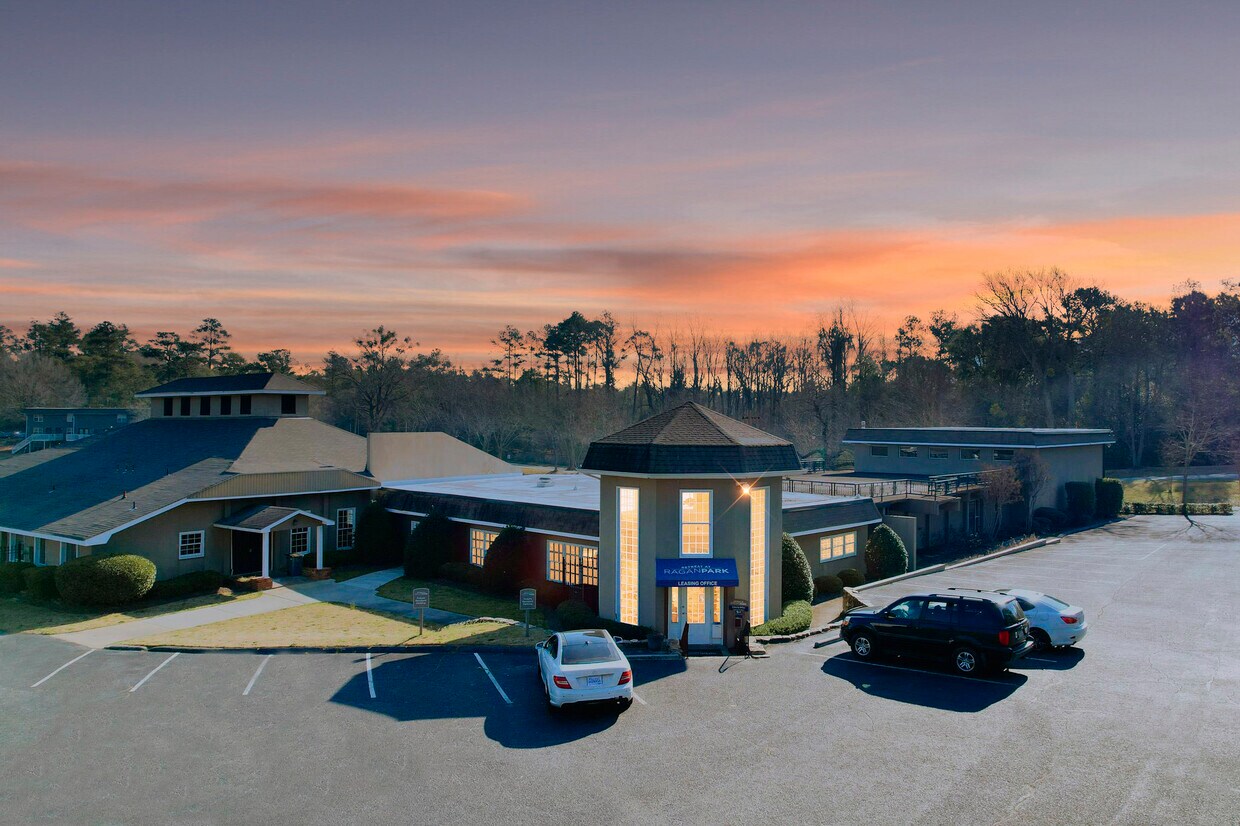 Retreat at Ragan Park Apts. 2800 Masseyville Rd Macon, GA