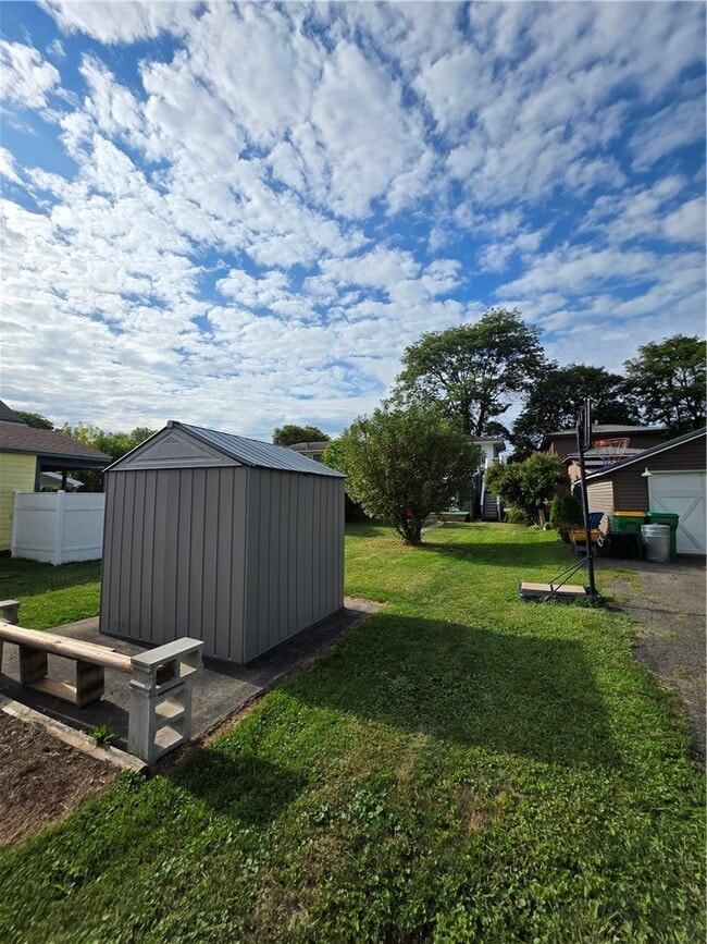 Building Photo - 311 Woodview Ave