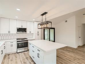 Building Photo - 6009 Glen Meadow Dr