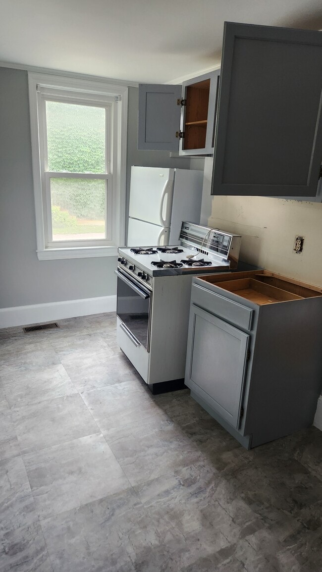 Building Photo - 34 Cottage St