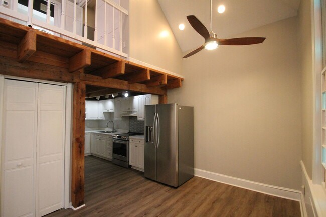 Foto del edificio - Exclusively Offered By Muse Realty, LLC