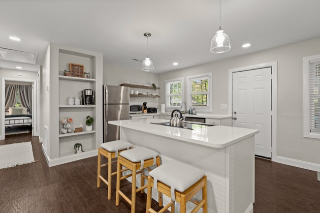 Foto del edificio - 2611 N Oakridge Cir