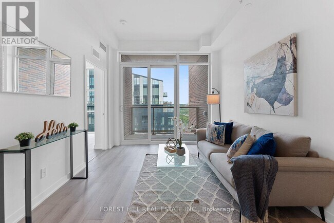 Photo du bâtiment - 1787-1787 St Clair Ave W