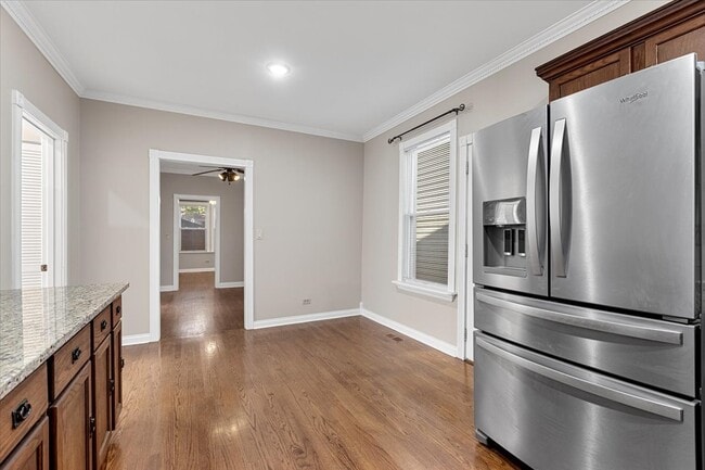 Building Photo - 2048 W 21st St