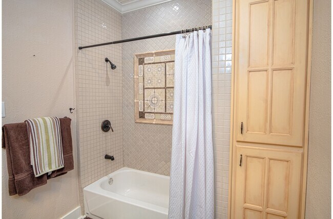 Foto del edificio - 331 N Olive St