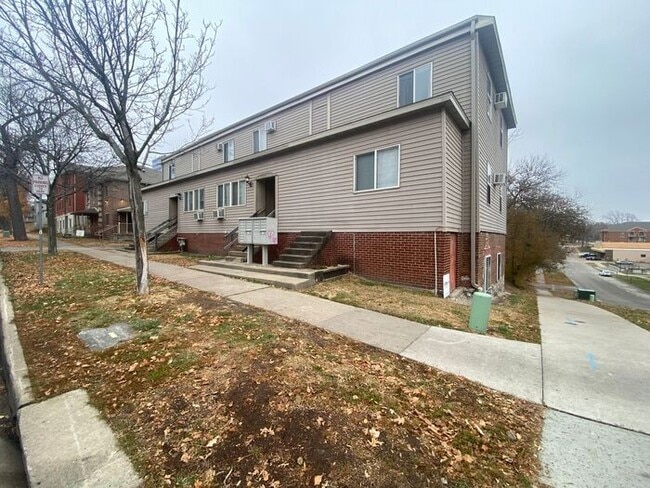 Building Photo - $750 | 1 Bedroom, 1 Bathroom Apartment | Pet Friendly | Available for an Immediate Move In!