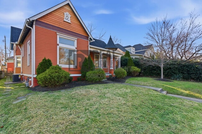 Photo - 1208 Woodland St House