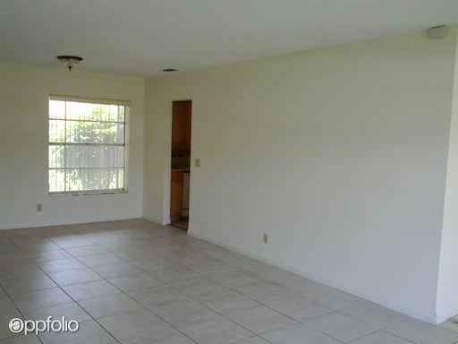 Building Photo - 4304 Heath Cir S