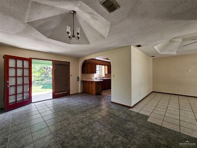 Building Photo - 15 Jasman Rd
