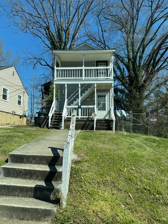 Building Photo - 1403 Underwood Ave