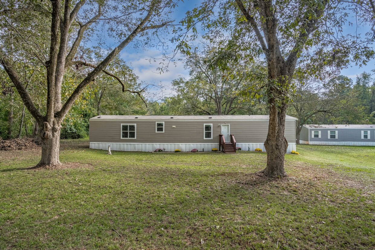 Primary Photo - 1090 Nursery Rd