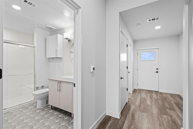 Foto del edificio - 4004 Banister Ln