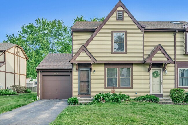 Building Photo - 2949 Essington Dr