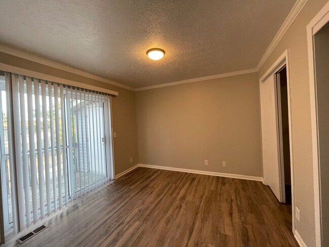 Building Photo - 1104 Mazatlan Cir