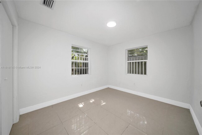 Foto del edificio - 5545 NW 3rd Ave