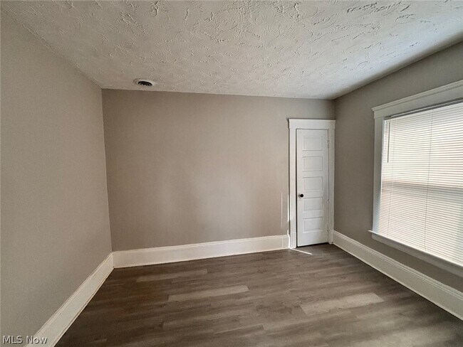 Building Photo - 7411 Cornelia Ave