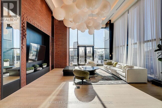 Photo du bâtiment - 3200 William Coltson Ave