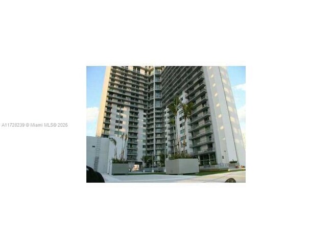 Foto del edificio - 690 SW 1st Ct