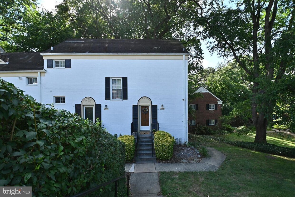 Primary Photo - 3532 Martha Custis Dr