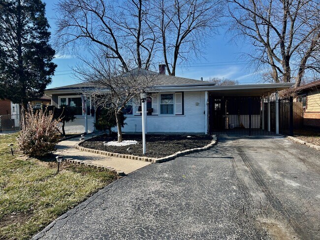 Building Photo - 1374 Burnham Ave