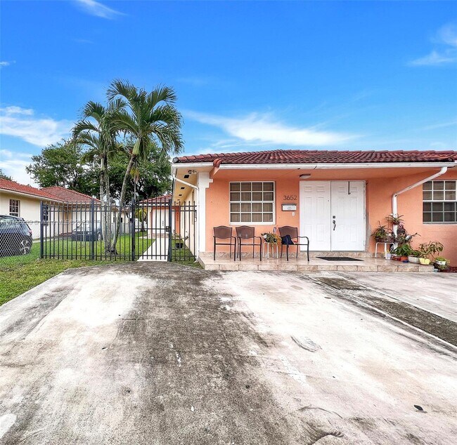 Foto del edificio - 3650 SW 27th St