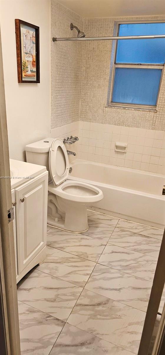 Building Photo - 1830 Lauderdale Ave