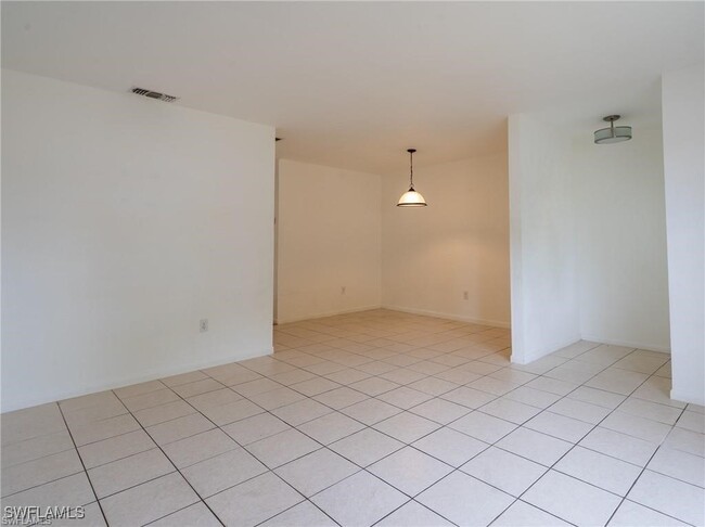 Building Photo - 1228 SE 24th Ave
