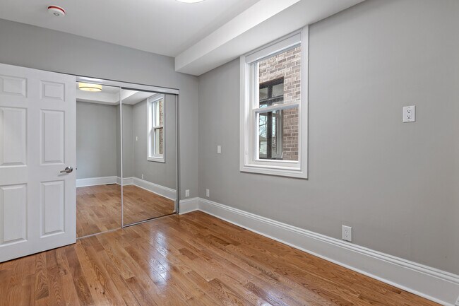 Building Photo - Renovated 4-Bedroom Family Home Near Rockcliffe Park