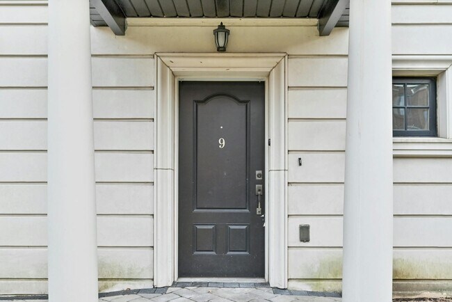 Building Photo - 9 Marquis Ct