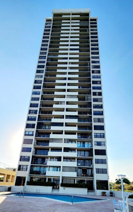 5600 N Flagler Dr Unit 605, West Palm Beach, FL 33407 Condo for Rent