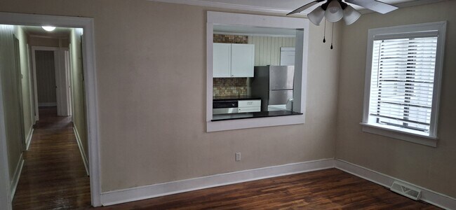 Foto del edificio - 306 Maplewood Ave NE