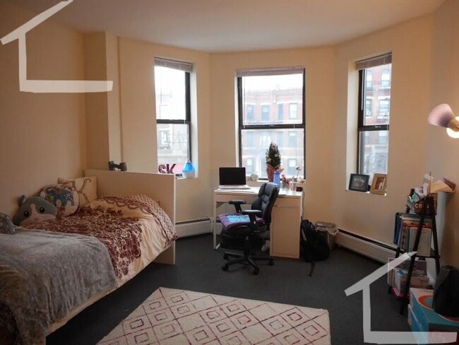 Photo - 842 Beacon St Apartment