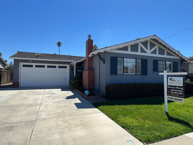 Updated Single Story Home located in Conve... - Updated Single Story Home located in Conve...