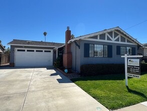 Building Photo - 5126 Coco Palm Dr
