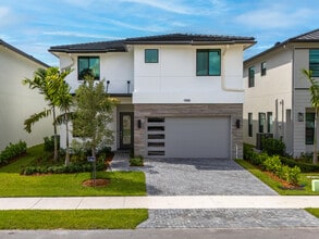Building Photo - 1450 SW 23rd St