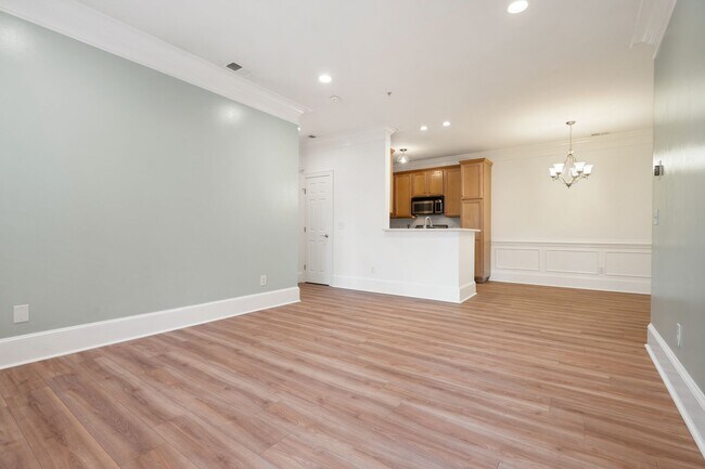 Foto del edificio - Freshly Updated 2BR/2BA Condo in Northeast Raleigh - Minutes to Downtown