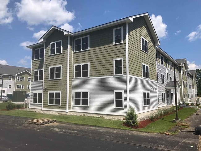 Building Photo - 10 E Ridge Dr