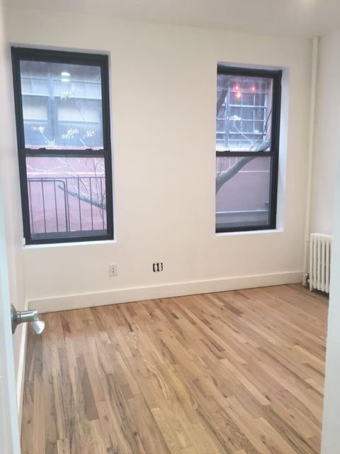 Building Photo - 211 E 53rd St