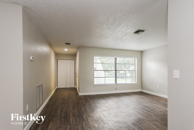 Building Photo - 12207 104th Ln
