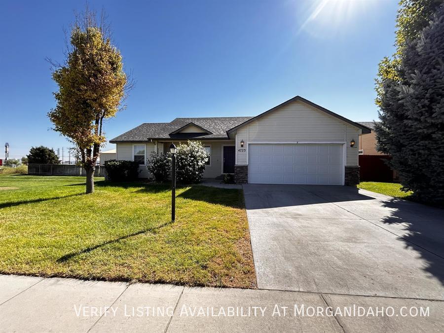 Primary Photo - 2-car garage in convenient location w/ pat...