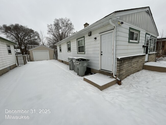 Building Photo - 5329 N 65th St