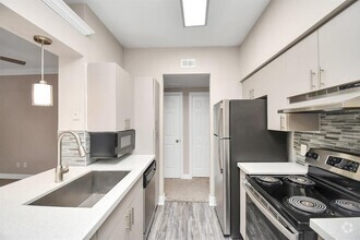 Building Photo - 3225 Woodland Park Dr