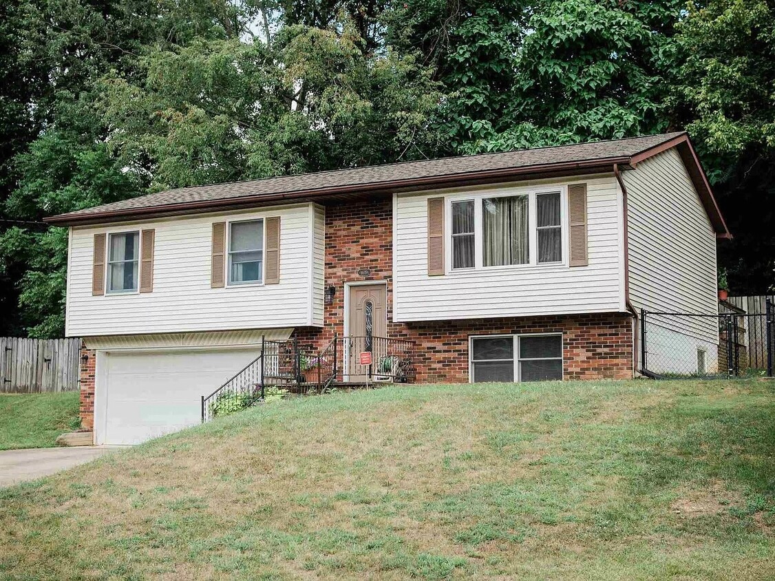 Primary Photo - Three Bedroom Two Bathroom Home