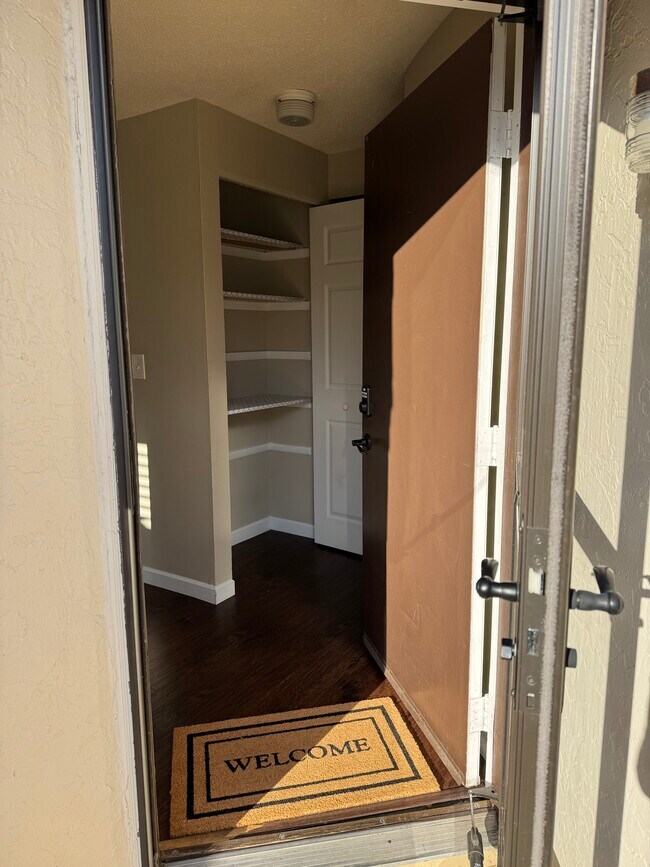 Puerta principal - 5928 36th Ave Cir W