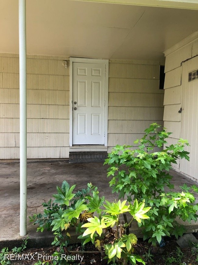 Building Photo - 3 br, 1 bath House - 3135 Urban Ave