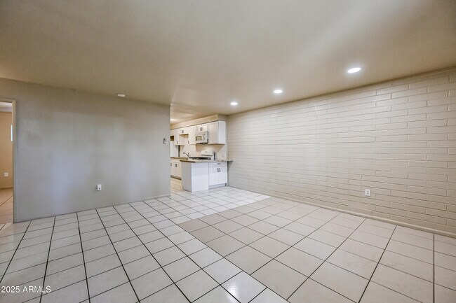 Foto del edificio - 430 W 3rd St