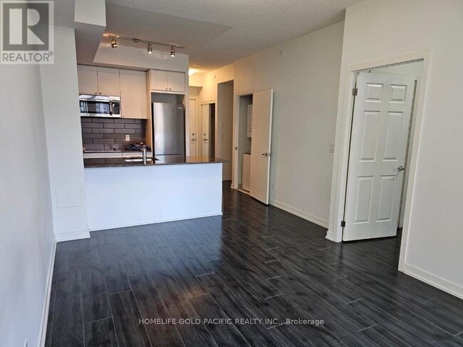 Building Photo - 18 Rean Dr