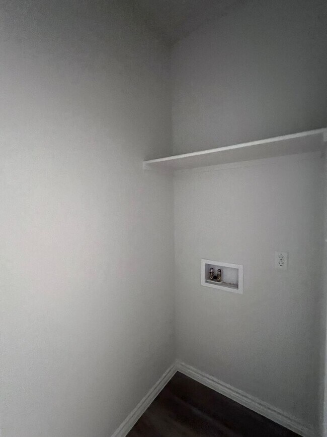 Foto del edificio - 110 Levi Ct